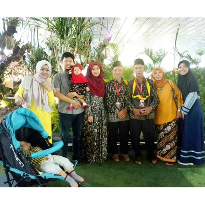 Mari kita #AntarkanSemangat untuk membahagiakan keluarga, caranya bisa dengan bagi-bagi angpau pakai apps BNI.