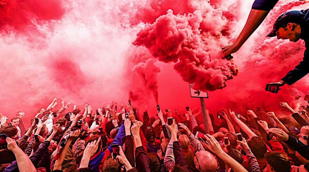 LFC: a study in modern fan culture. We examine the evolution of modern fan culture &amp; speak with <a href="/JamieWebster94/">Jamie Webster</a>, TheAthletic’s <a href="/Simon_Hughes__/">Simon Hughes</a> , <a href="/johngibbonsblog/">John Gibbons</a> of <a href="/TheAnfieldWrap/">The Anfield Wrap</a> &amp; author <a href="/danfieldsend/">Dan Fieldsend</a> to discuss what it means to be a fan in 2020 #LFC 
bit.ly/RattleFanCultu…