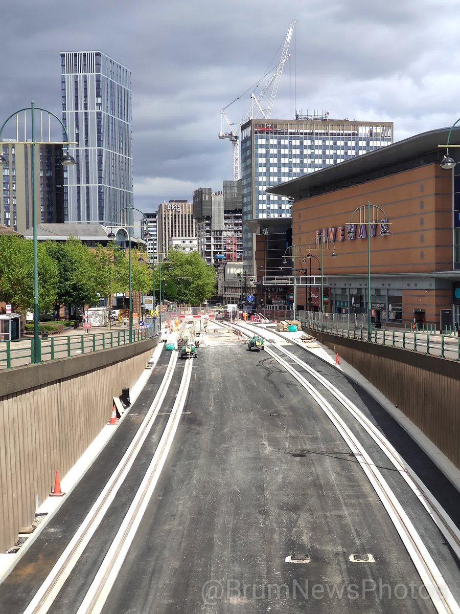 ColdWarMike's tweet photo. If we do start to go to the pubs/nightclubs in the distant future, then let's hope @WMmetro finish Broad Street soon, as they have 98% of it blocked off. Only the underpass is tarmacked, the bit furthest away from any pub!! THE #ModaTower has really shot up into the sky as well! https://t.co/LlWW3rO9Nl