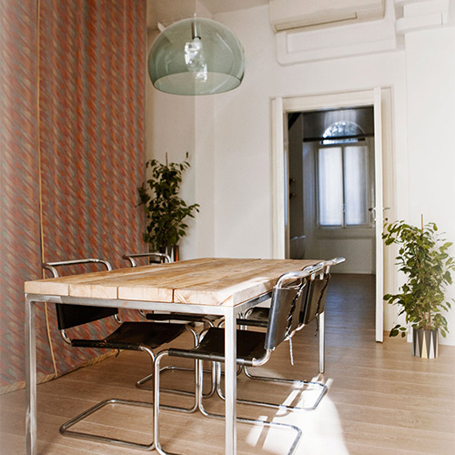 qfmilano's tweet photo. Qf coworking è nuovamente aperto: in sicurezza e con le giuste distanze! Uffici, Smart working &amp; Coworking #Fase2 - https://t.co/KXdlVhgOky https://t.co/9ix9iRmYUh