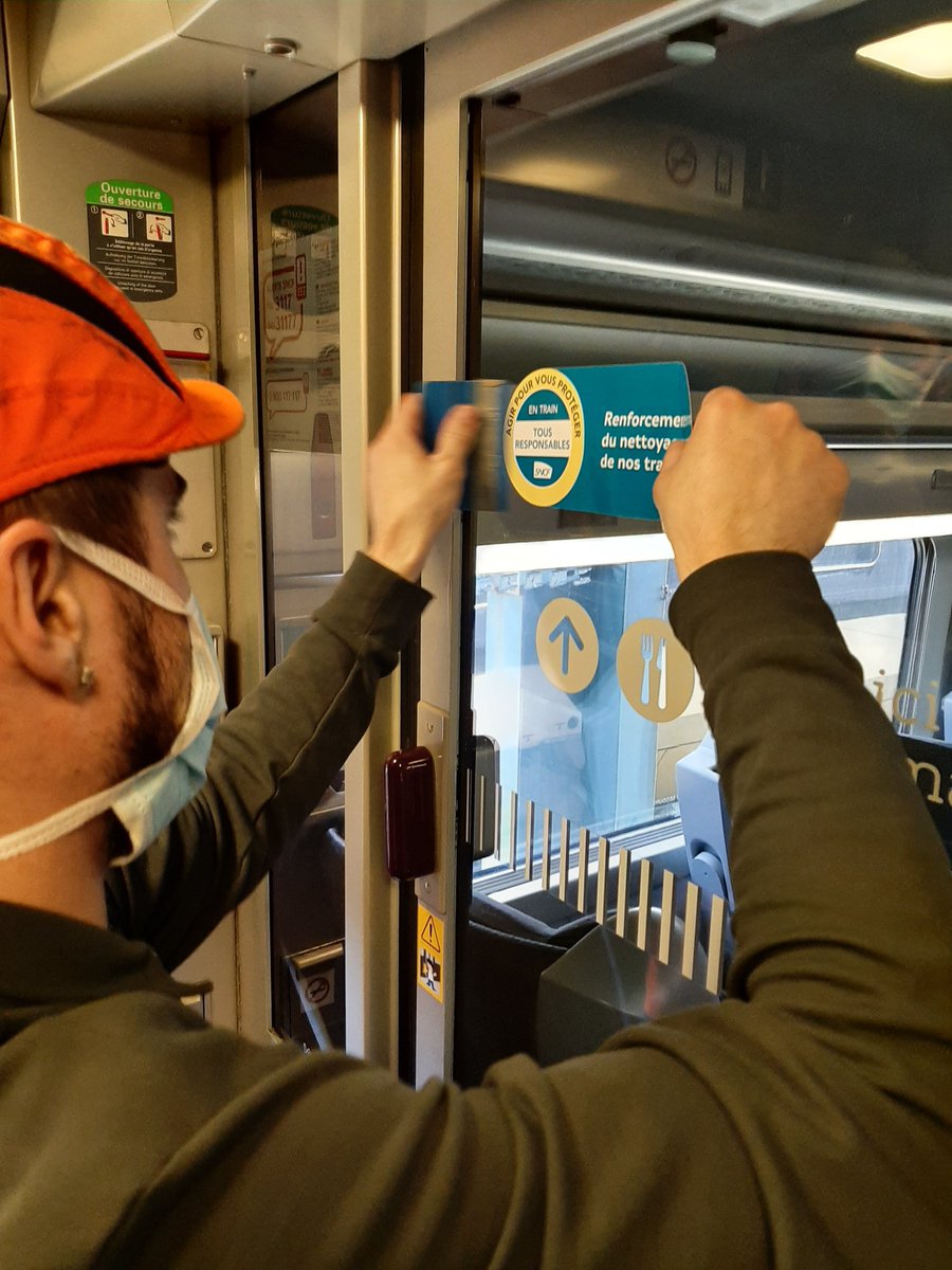 TGVINOUI's tweet photo. #EnTrainTousResponsables 
A bord, nos stickers et affiches rappellent à tous les voyageurs les mesures prises par @TGVINOUI pour la protection de tous. https://t.co/CMx9XS5yPs