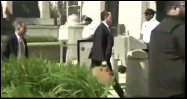 VETJimmyLee's tweet photo. One of the GREATEST walks in history may turn out to be when DNI Richard Grenell Delivered Satchel of Declassified Documents to AG Bill Barr. The BEGINNING of the end of #OBAMAGATE https://t.co/peQxrCpiBj