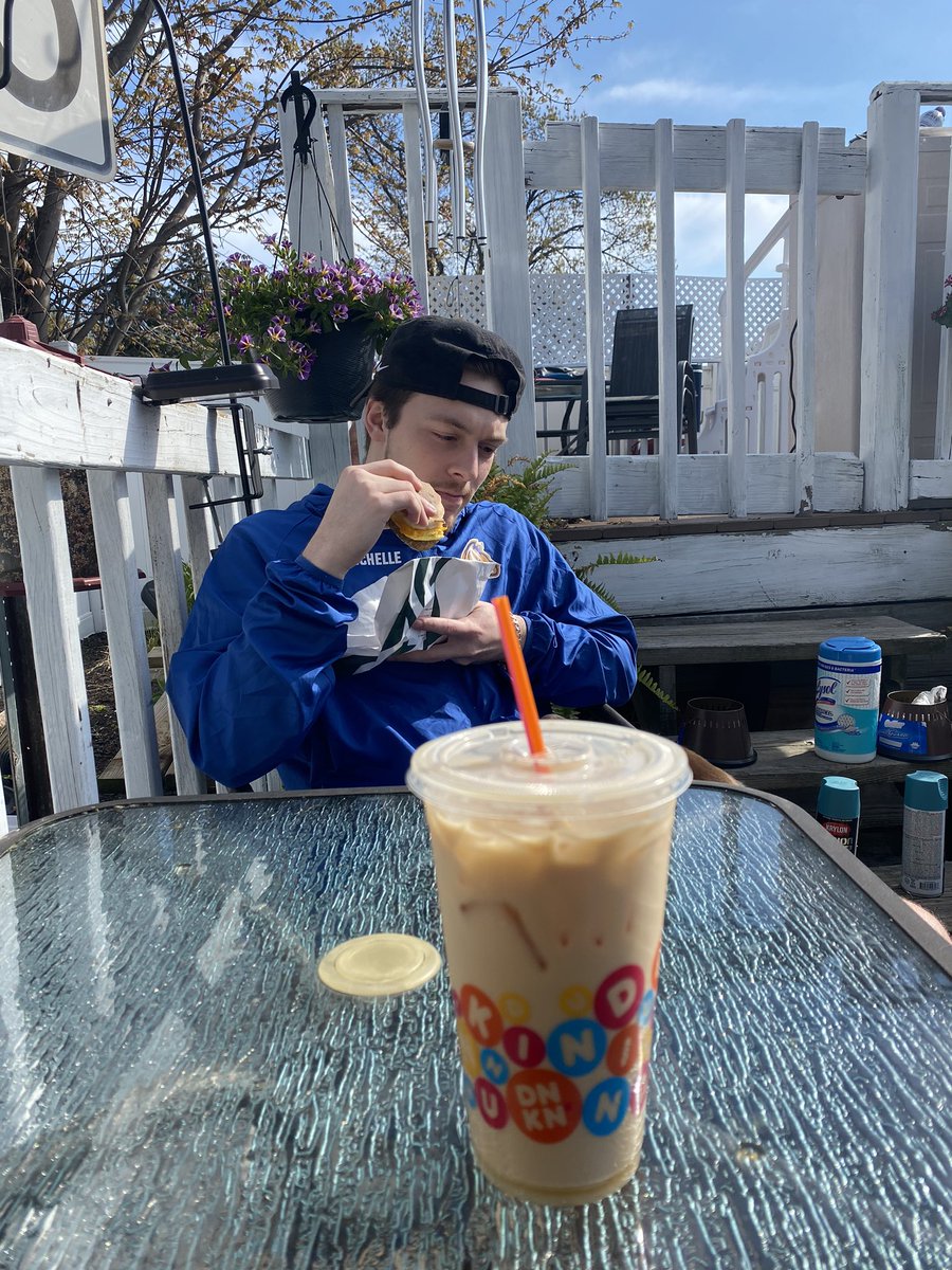 sheighly's tweet photo. Breakfast date with this one to get my day going @lanlarochelle #alwaysfamilyfirst #itsthelittlethings https://t.co/tyOQjULrGJ