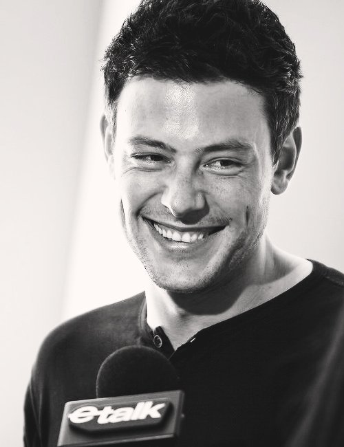 ididitallteam1's tweet photo. Tall, awkward, canadian, actor, drummer, person

We wish you a happy birthday, everywhere you are 😇❤ https://t.co/mxiuGJgz5v
