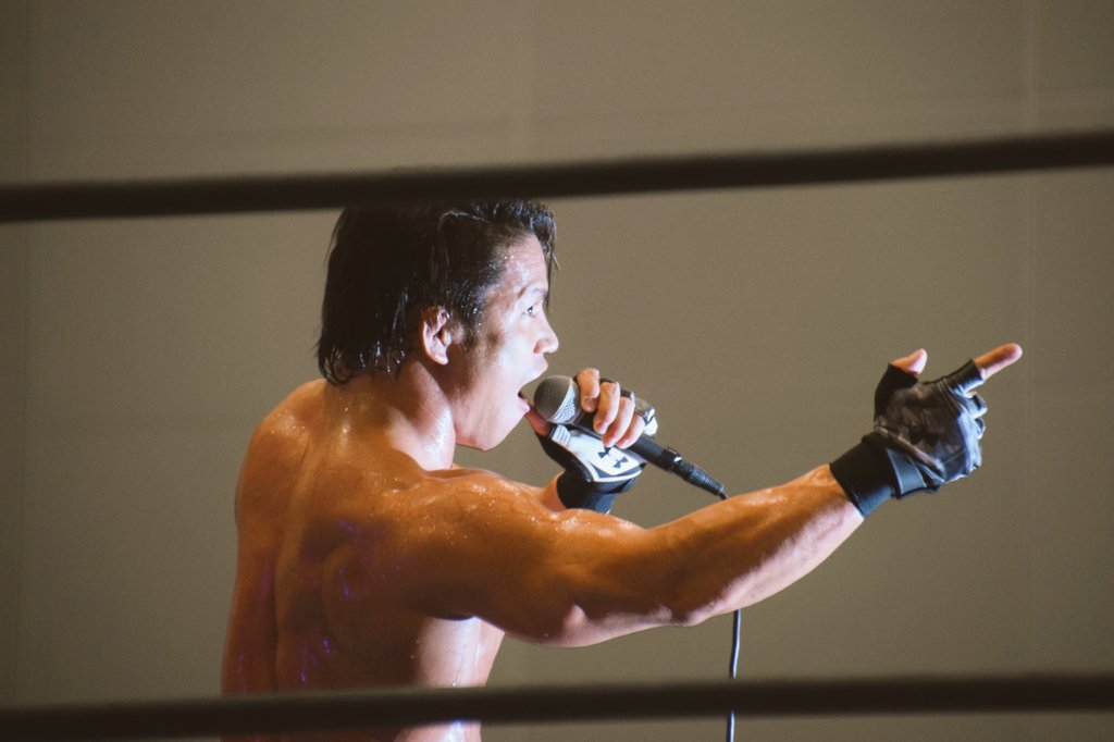 ninamaiNJPW's tweet photo. It's reborn🎀
もらいフラッシュ😞
#石森太二
#njpw
#bosj26 https://t.co/mUivWMr5lK