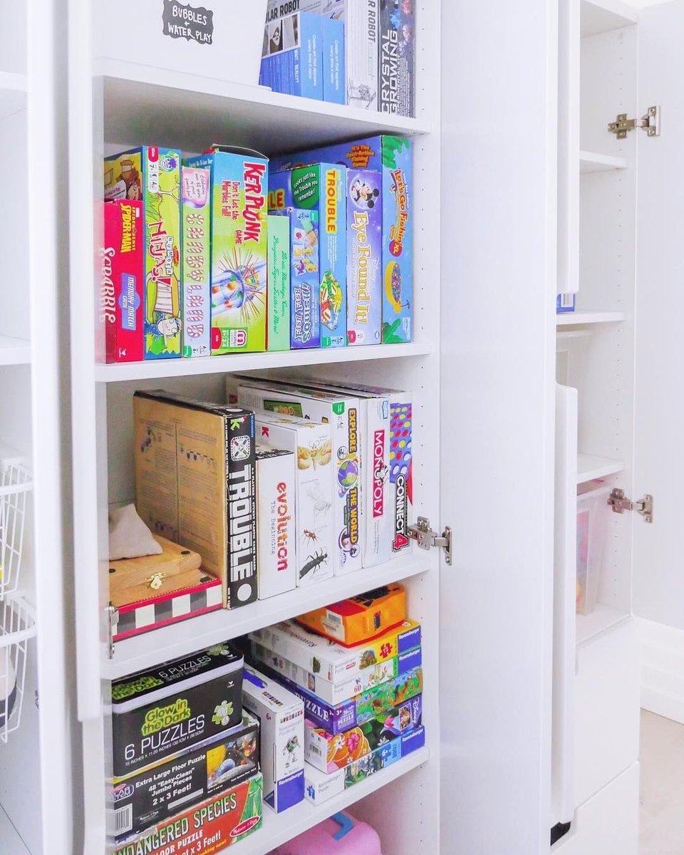 1. Dig into your cupboards rather than panic-buying new items.
Being forced indoors may cause some to panic, but buying new products online is not the most eco-friendly solution.
Instead, why not rediscover old games or books you have stored in cupboards?
#GreenStepsToBetter