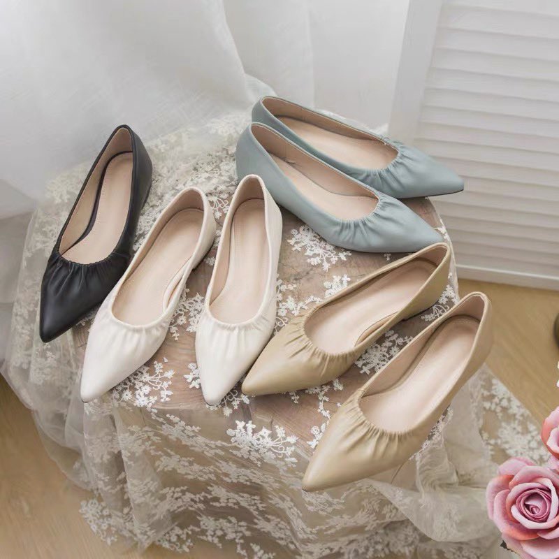 orkedkuningg's tweet photo. Korang #teamhighheels ke #teamflatshoes ?π https://t.co/9qGeujQNZm