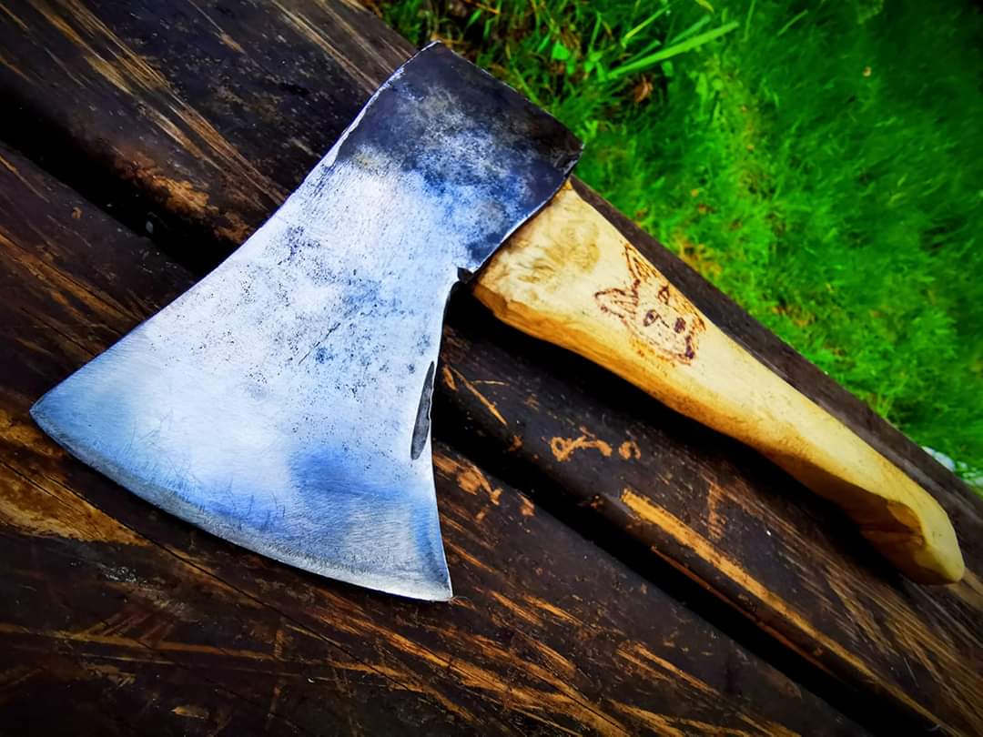 green_truro's tweet photo. I've sharpened up the head on the axe I've made Lizi, it works perfectly. 😁.
#getcreativefornature #Truro #community @TruroHour @GreenCouncillor @TruroinBloom https://t.co/b4dnhVOiYK