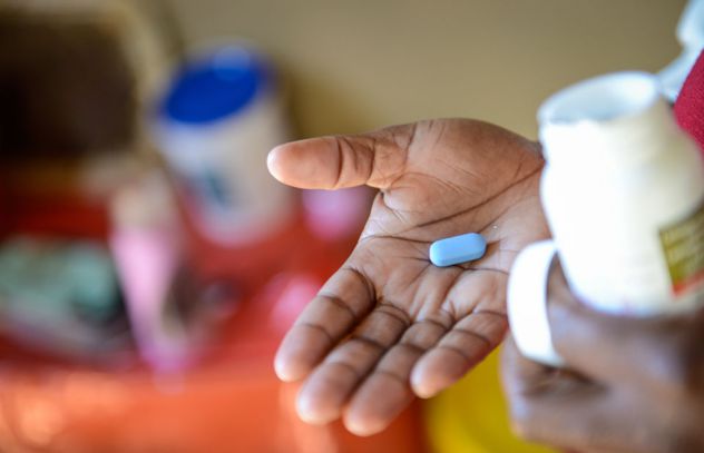 HFFG_Ghana's tweet photo. “The COVID-19 pandemic must not be an excuse to divert investment from HIV,” said @Winnie_Byanyima, Executive Director of @UNAIDS.
Read more here :https://t.co/9hw8rw52ia

@GFAN_Africa @GhanaUNAIDS @GlobalFund @SenooCecilia @NSAGhanaDev @AngelaTrentonMb https://t.co/HEeiLx2Eyx