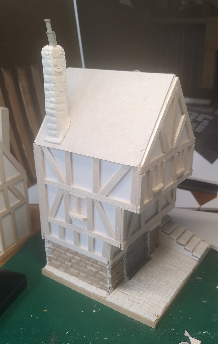 ... So the next step is to texture the lathe and plaster panels, which is likely the last bit I'll do today.I've timbered one of the town houses too, but I don't really have time to do the other 2 today #warmongers  #ttrpg