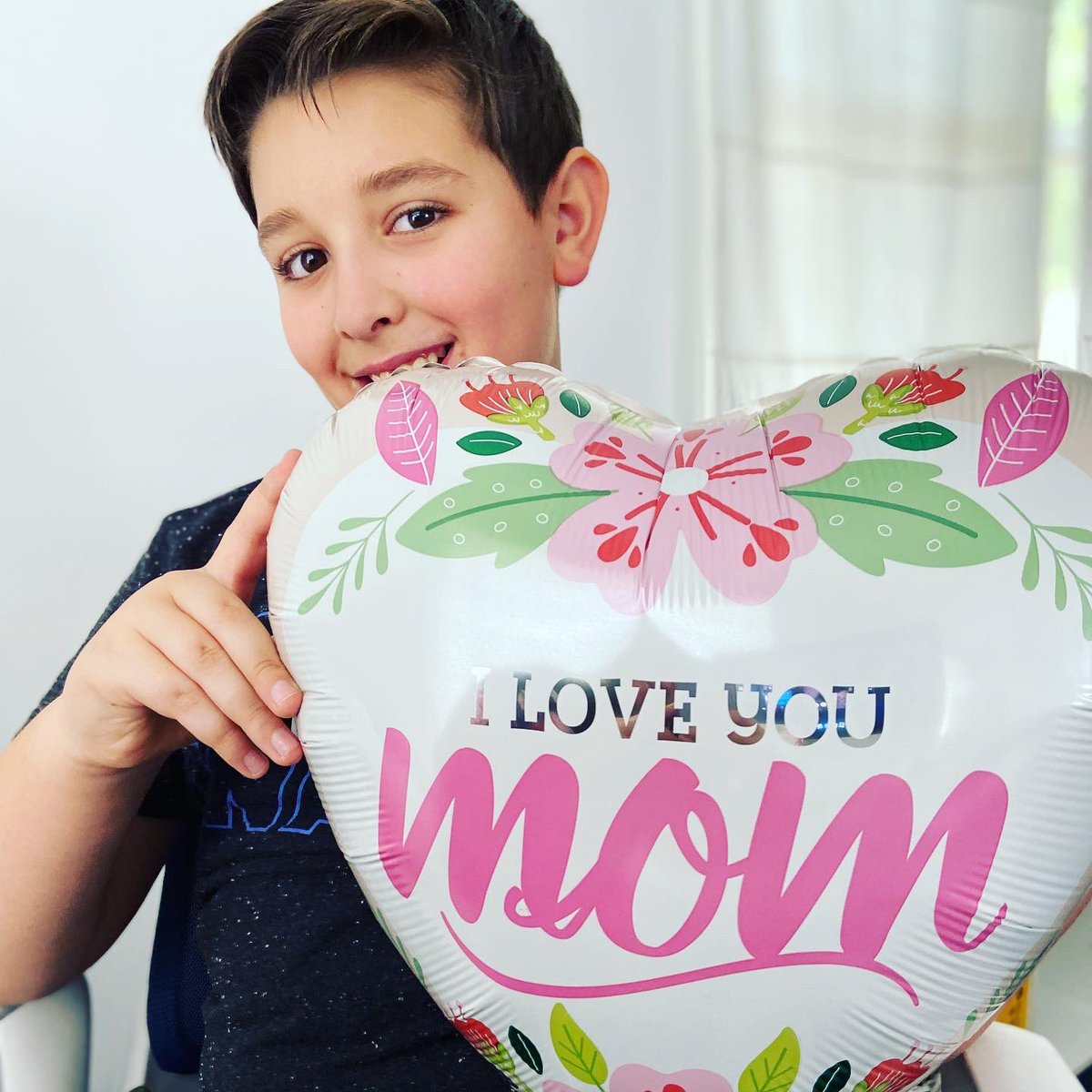 hilarialexander's tweet image. Dear #BTSArmy, this handsome boy is 9 today and was supposed to see @BTS_twt for his birthday last weekend. 😭 Can you help a #BTSArmymom out and join me in wishing him a happy birthday? 💜 #ipurpleyou #보라해 #방탄소년단 #BTSxCottonBowl_D2 #BTSxCottonBowl_D1