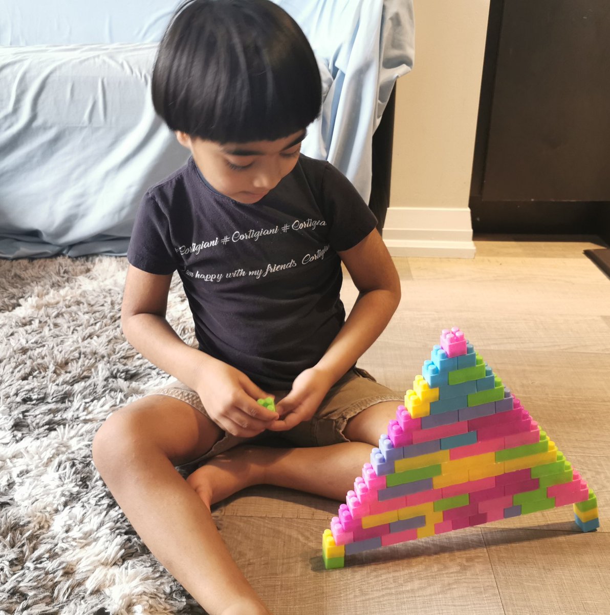 newsfromK124's tweet photo. Look what this friend made!!! Do you see the number pattern? How many in the top row? The second row? The third? How do you think he made this? #maththinking #numbersense #visualspatialreasoning https://t.co/sS0KfbsCdj