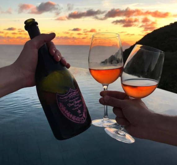 It's Monday again... and our #wine family keeps growing... YAY!! 🙏🙂 It's time to welcome our new members, are you ready, #winelover? ... 1... 2... 3... WELCOME EVERYONE!!!
Cheers!! 🍷😷🥂
facebook.com/groups/1693249…
.
#winelovers on #Facebook
