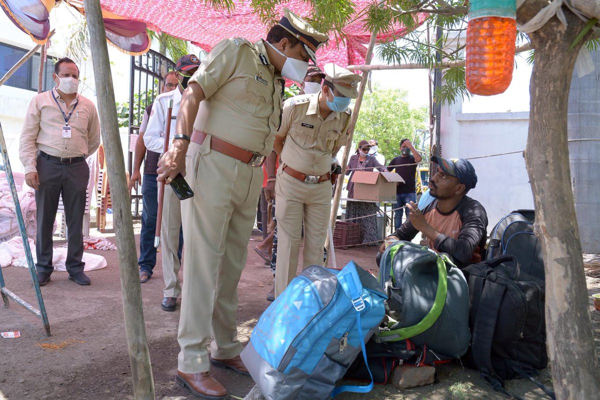 NagpurPolice's tweet photo. Honourable CP, Dr. BK Upadhyay visited the shelter camp setup at Panjari Toll Naka.

He supervised the arrangements and the facilities being provided to the migrants.

#NagpurPolice https://t.co/doGgW0LDdv