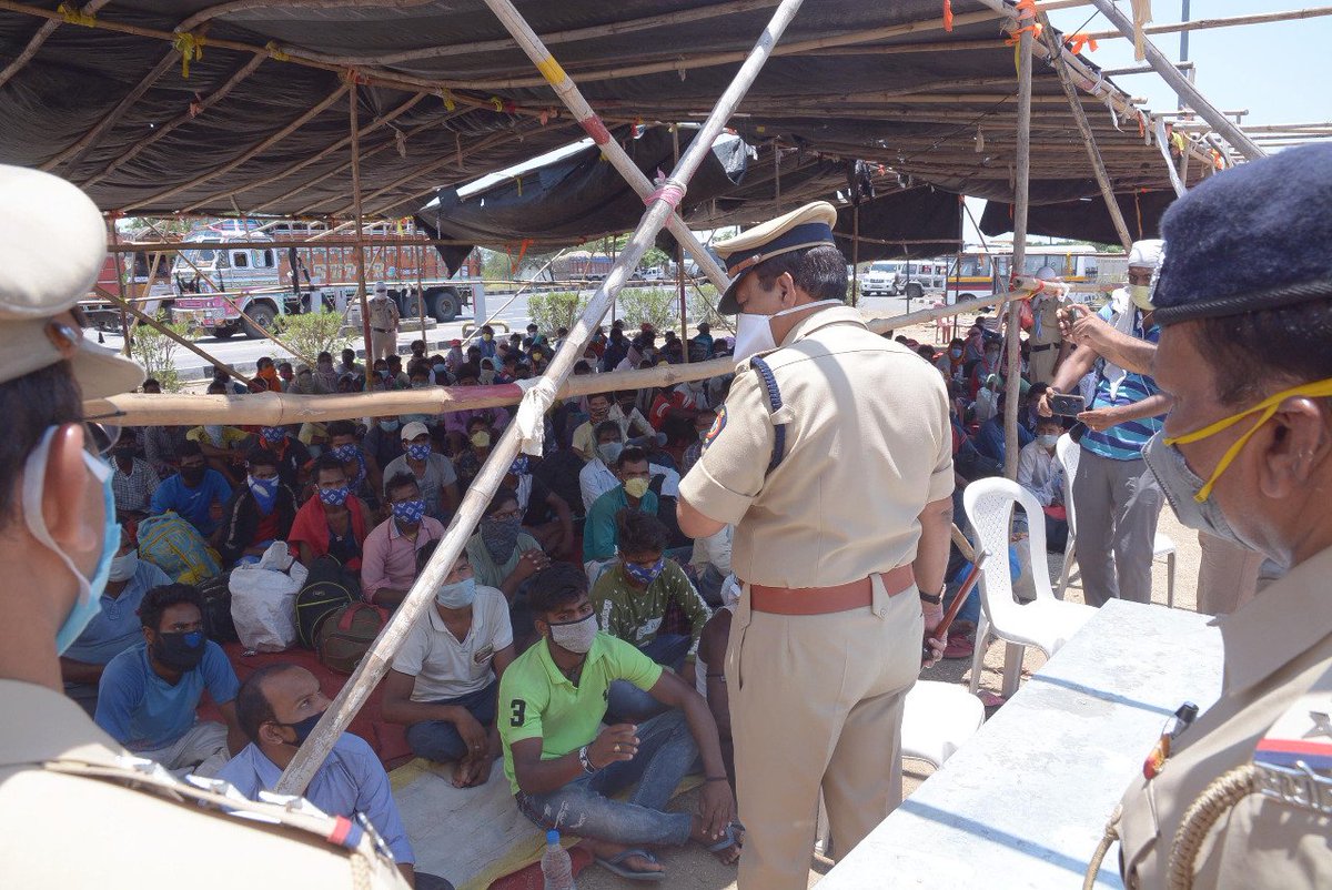 NagpurPolice's tweet photo. Honourable CP, Dr. BK Upadhyay visited the shelter camp setup at Panjari Toll Naka.

He supervised the arrangements and the facilities being provided to the migrants.

#NagpurPolice https://t.co/doGgW0LDdv