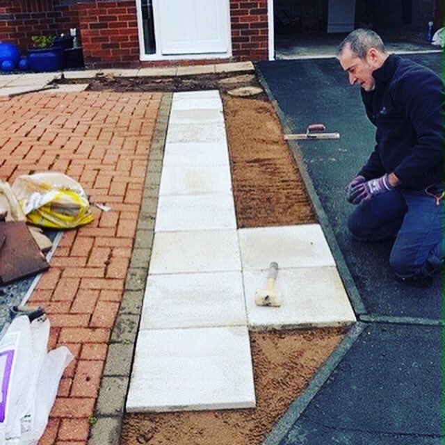 ManorBuildingUK's tweet photo. Here are some images of a job we completed earlier this year in Aigburth. We had to lift and renew paving slabs that had been damaged by a large truck reversing onto them. #ManorBS
#ManorBuildingSolutions #quality https://t.co/TTd4yQGNWe