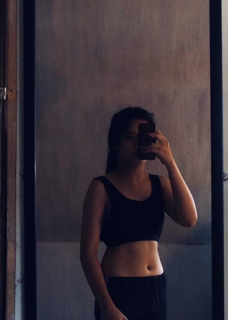 itsmenyanggggg's tweet photo. Dayyyyyyyyzz45!! #roadtoabs #goals #quarantineworkout https://t.co/XqLaXQkhK8