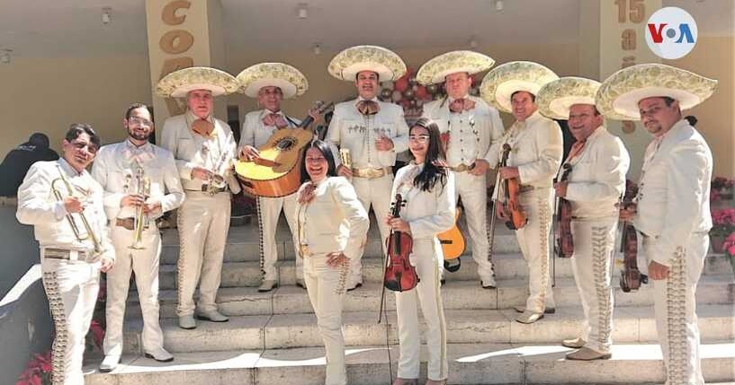 Mariachis venezolanos se reinventan para poder cantarle a las madres en su día, por <a href="/RondonnFabiana/">Fabiana Rondón</a> dlvr.it/RWQglw