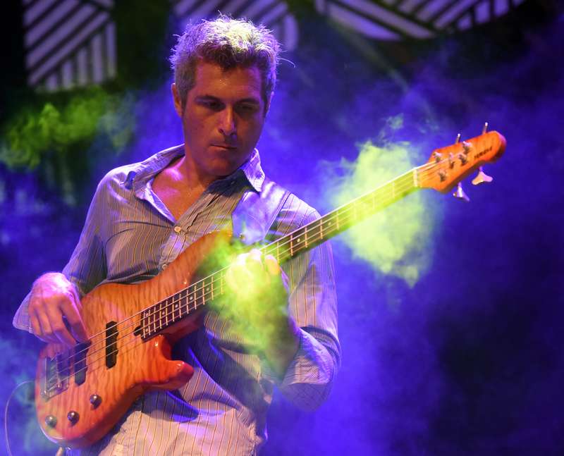 Llegó un nuevo video 📽 para la Vidriera de la Cuarentena. Esta vez, Pablo Basez improvisó para nosotros. ¡Un lujazo!

➡️animalesdeljazz.com/vidriera-de-la…

¡Disfruten el video del 🎻 contrabajista!