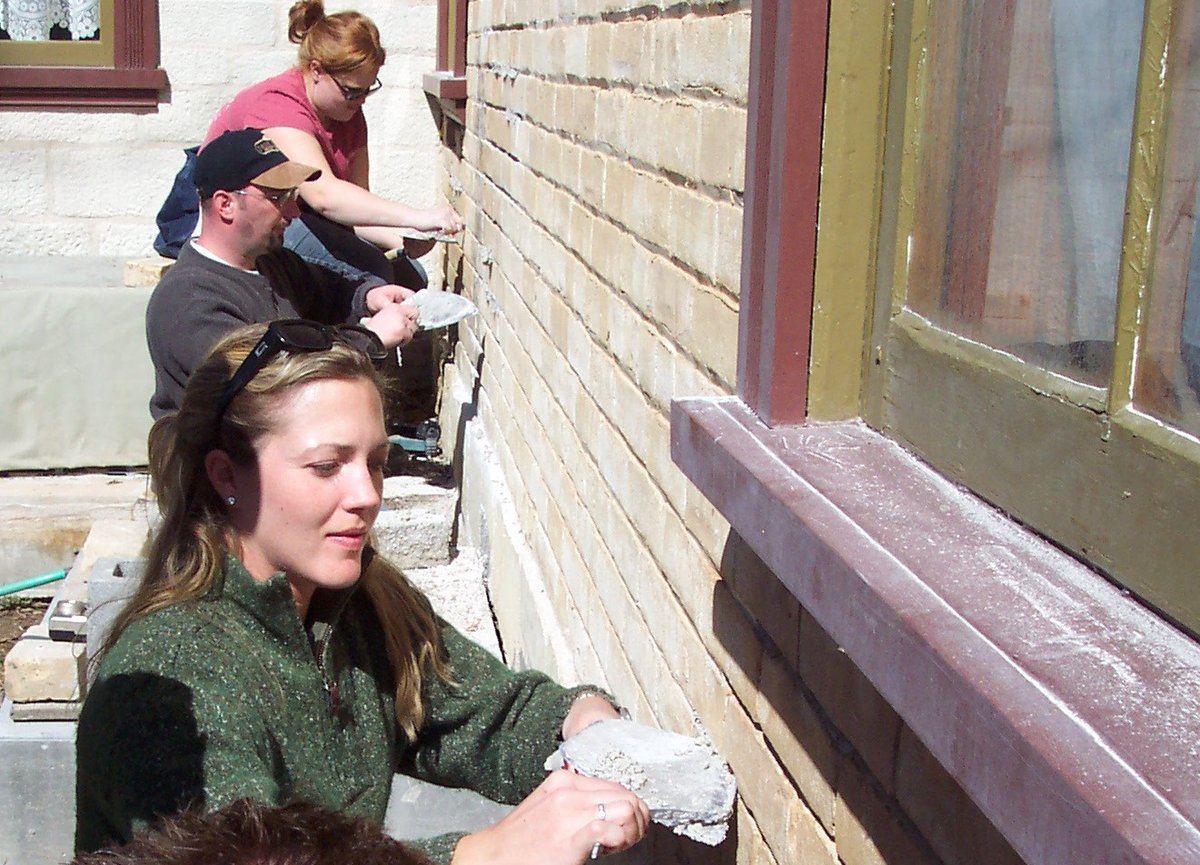 PROSOCO's tweet photo. Very proud to announce that Courtney Murdock of AMT Laboratories has been named an APT Recognized Professional by the Association of Preservation Technology Institute, and the first ever to be selected in the Materials Testing category. Congrats, Courtney! https://t.co/aKGQMBdARC https://t.co/0p3vYDCNJR