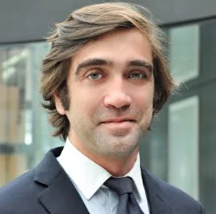 Consultor_fr's tweet photo. #Carrière : Guillaume Picq, ex senior #manager chez Roland @BergerParis et #director chez #MonitorDeloitte, rejoint @adlittle en tant que #partner en charge du développement de la #practice #privateequity. 
https://t.co/Oxwoa8nvwV https://t.co/JRDtLP6LLi