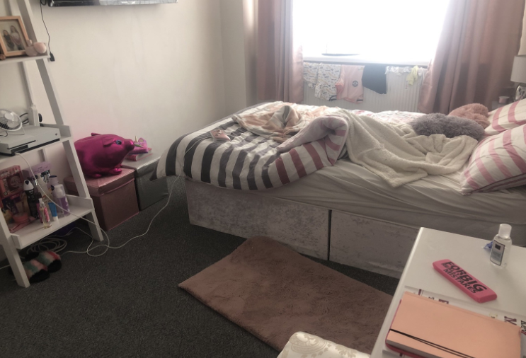 ALCRRYear5's tweet photo. It's National Tidy Your Bedroom Day today! So of course it had to be set as a Teacher's Challenge. Congratulations to Lily-Mae who has completed the challenge! https://t.co/N7encNIsdW