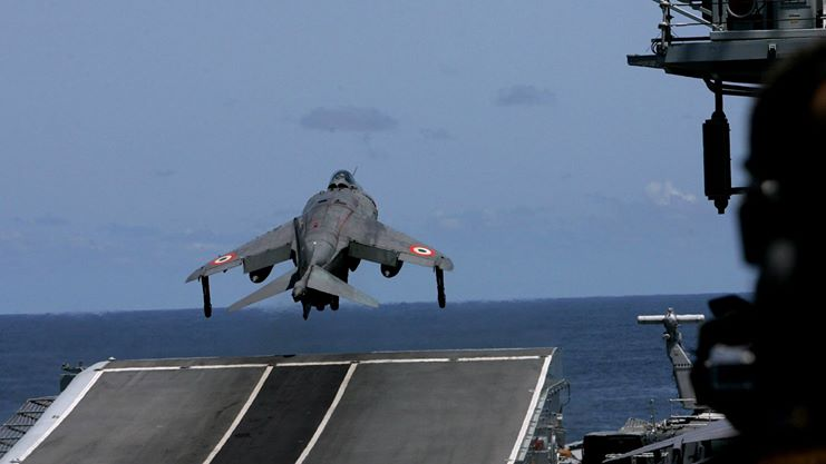 Folks, today marks four years since the IN Sea Harriers flew their last sortie. Let me share some clicks of the venerable 'Jump Jet'Photo: An IN Sea Harrier takes off from HMS Illustrious during Ex Konkan 06 off the coast of Goa, 23 May 2006