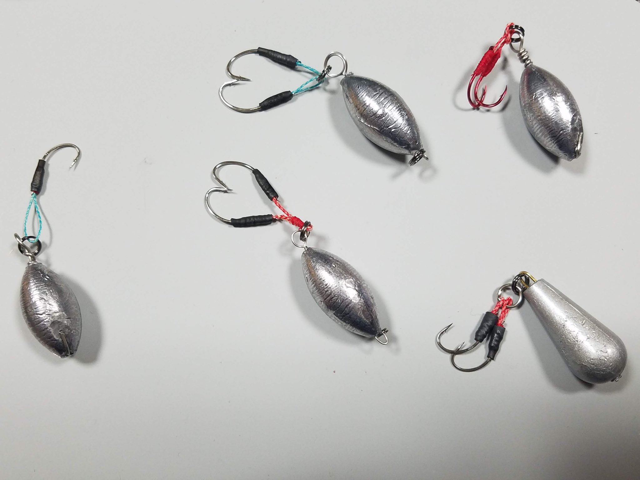 みつば 釣りに行けないのでフックとかオモックとか自作してみました やっぱりバイスとボビンホルダーあったらやりやすいのでしょうかね 自作のミニバイスとボビンホルダーで作っちゃう ๑ ᴗ 釣り好きな人と繋がりたい ボビンホルダー バイス
