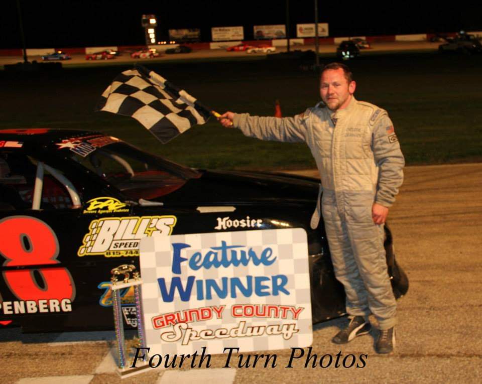 billsspeedshop's tweet photo. #OnThisDay
2013 @TomKnippenberg took the Mid-Am Victory at the Grundy County Speedway
2018 Billy Knippenberg(Late Model) & Matt Clemens(Mid-Am) drove to Grundy County Speedway Victory Lane
#BillsSpeedShop #KryptoniteChassis #BestDamnSpeedShopInTown https://t.co/q84pywHHDu