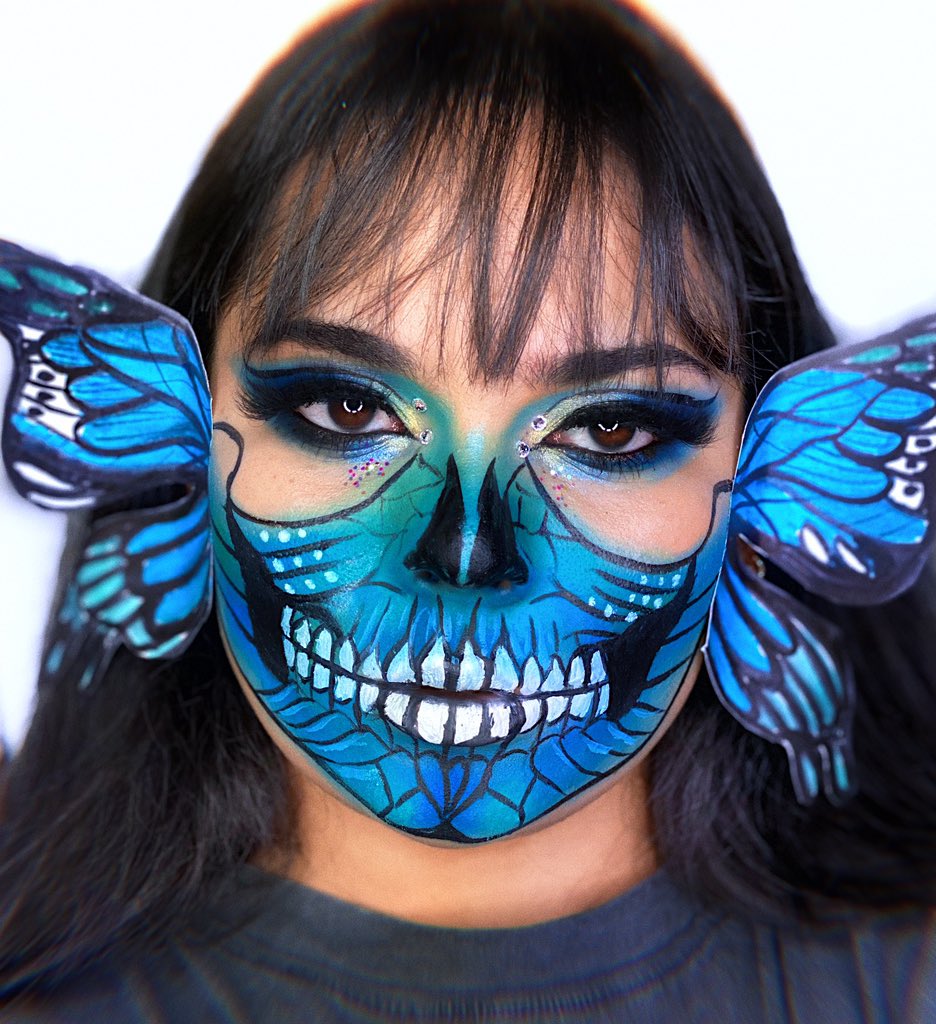 harshleen's tweet photo. 🦋 IB: @skulltress @trinsmakeup 🦋
@ABHcosmetics Norvina Vol 2 
.
.
.
#makeup #makeuplook #butterfly #anastasiabeverlyhills #abh #norvina #mua #artist https://t.co/RpUeF2wlQS