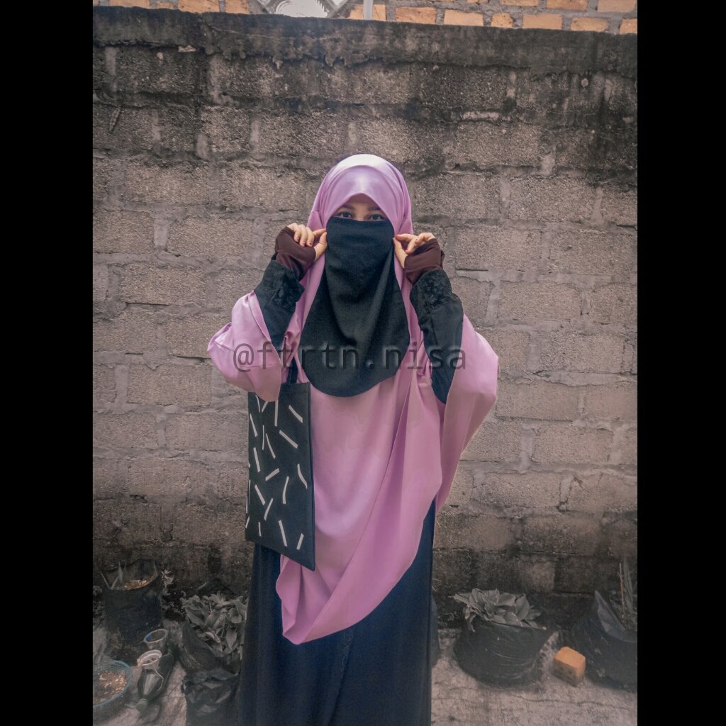ftrtn_nisa's tweet photo. Perasaan dari dulu followers gak nambah deh. Apa karna sekarang udah jadi ummi . Wah MasyaAllah 😂😂 https://t.co/cf4sb4VfSP