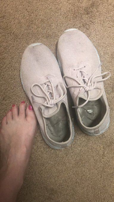 @mark28516117 Selling this pair of stinky shoes. Dog walker in Vegas, has a ton of bare footed miles<a class="tags" target="_blank" title="On Twitter" href="/?out=eyJ0eXAiOiJKV1QiLCJhbGciOiJIUzUxMiJ9.eyJpYXQiOjE3MjU4MzI5MDMsImlzcyI6InR3cG9ybnN0YXJzLmNvbSIsIm5iZiI6MTcyNTgzMjkwMywiZXhwIjoxNzU3MzY4OTAzLCJyZWRpcmVjdF91cmwiOiJodHRwczovL3R3aXR0ZXIuY29tL21hcmsyODUxNjExNyJ9.9fOW8XZQ_ua9bP1naRkoBPmp4koR9zREtxtS0gtgT2JMg5RrgncFildiMt8wai3vx3EB5oQnEQbSb8b2UyHBRQ">@mark28516117</a><a href="/tag/newprofilepic"class="tags"><span>#newprofilepic</span></a>