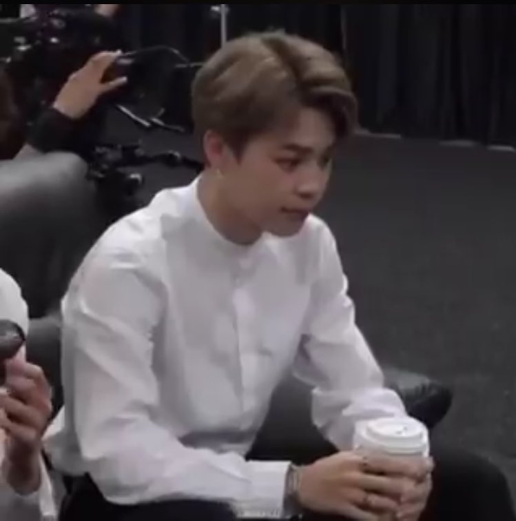 jimin zoning out / having flashbacks; a short thread