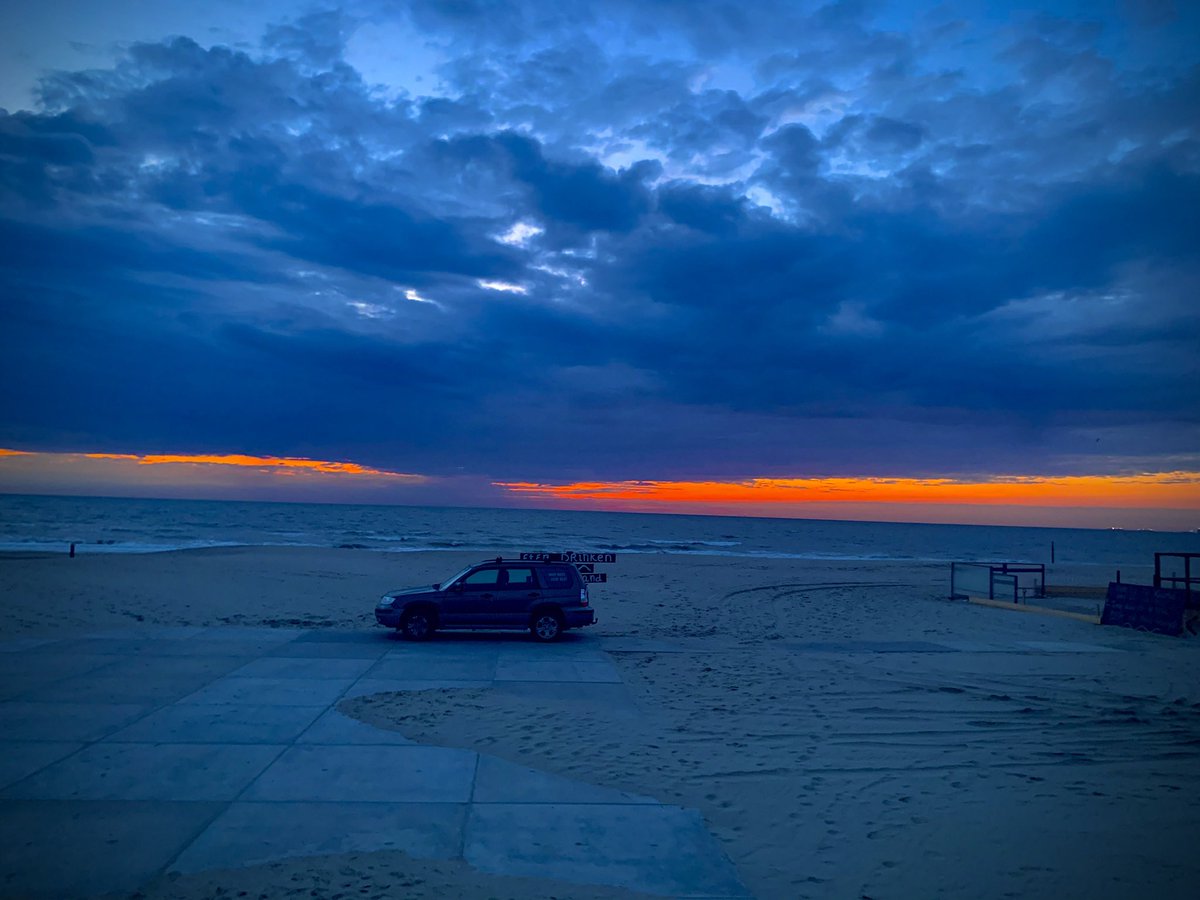 montai's tweet photo. @harikriss Enjoy the evenings from Hague, Netherlands https://t.co/Icohz7sUtW