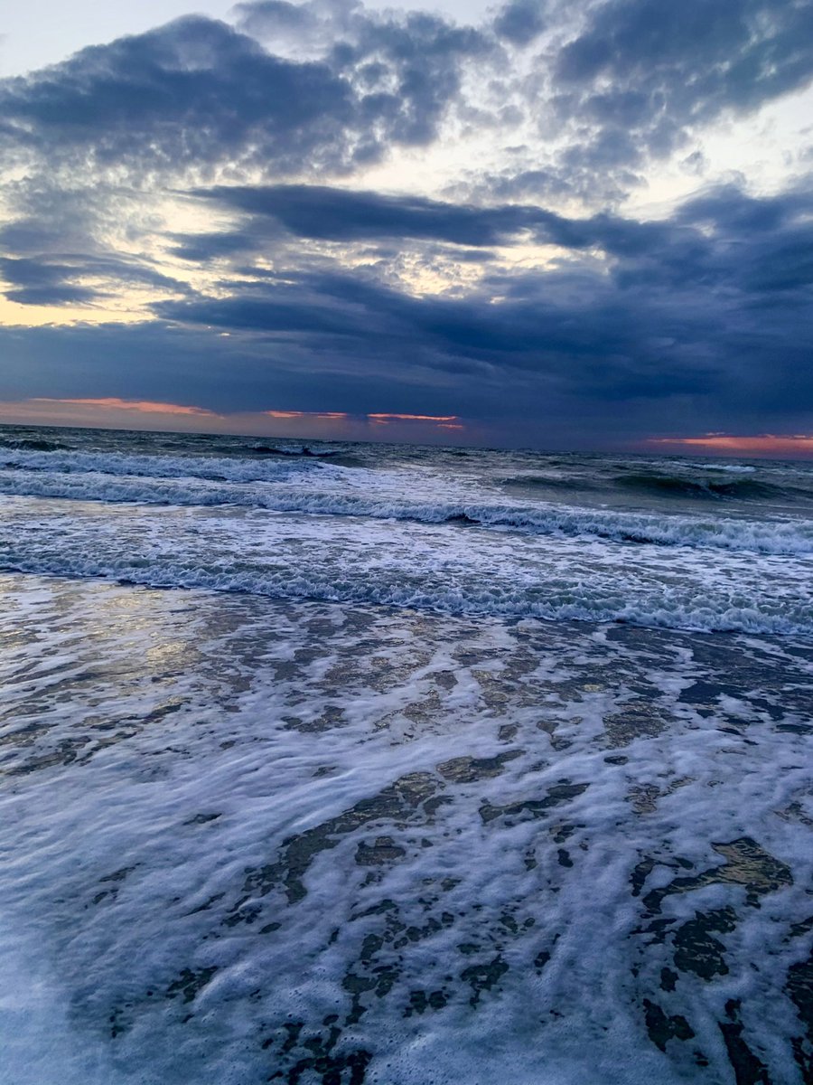 montai's tweet photo. @harikriss Enjoy the evenings from Hague, Netherlands https://t.co/Icohz7sUtW