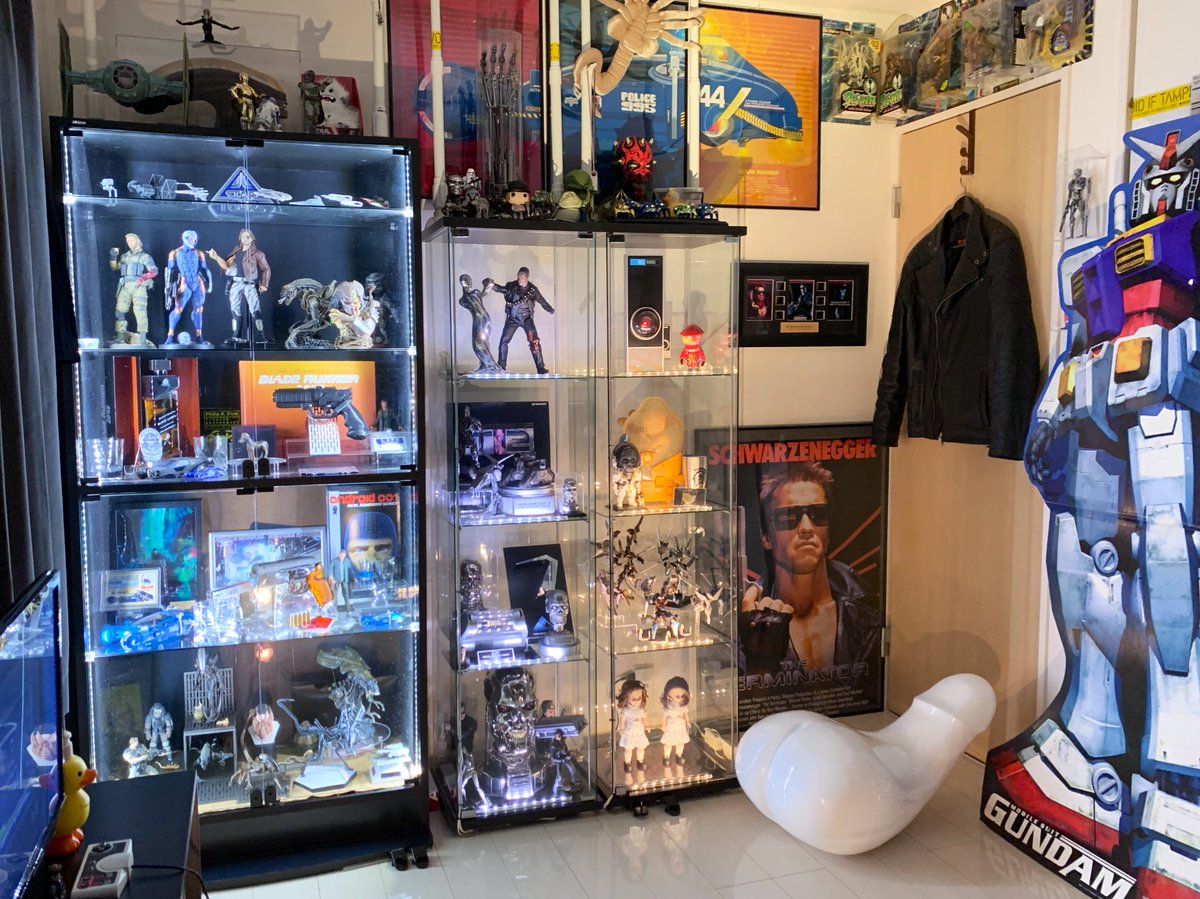 Joy86式 在 Twitter 上 ずっといじってきた趣味部屋 の模様替え ひとまずこれで完了とします 左手のゲーム棚とガンダム棚 右手の富野棚も少しずつ充実させていきたいですね 趣味部屋 Joyの趣味部屋一斉清掃 T Co J6xbh9pny0 Twitter