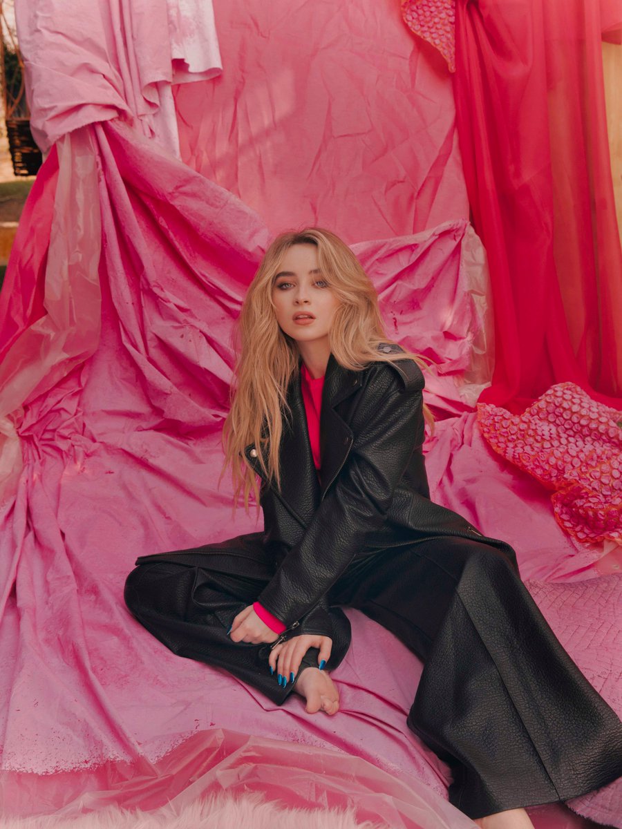 HollywoodRecs's tweet image. Happy, happy birthday to the extraordinary @SabrinaAnnLynn!! 💕