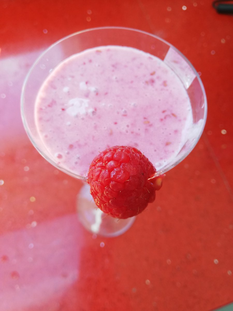 LILIJAKMA's tweet photo. @jns_san Amelie made Cinderella finger puppets and play with her sister Audrey (download from twinkl ) . Beautiful day let's made some raspberry smoothie. https://t.co/GZSEi2ONmQ
