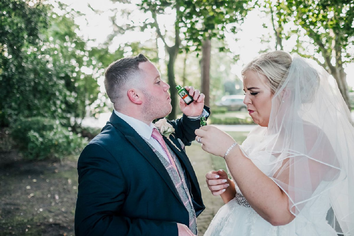 REAL WEDDING // NORTH WEST
Venue: <a href="/WestTowers/">West Tower</a> 
Style: A rustic #wedding with pretty dusky palette 
Season: Summer
bridesupnorth.com/2020/05/10/sha… Pics Sarah Glynn Photography