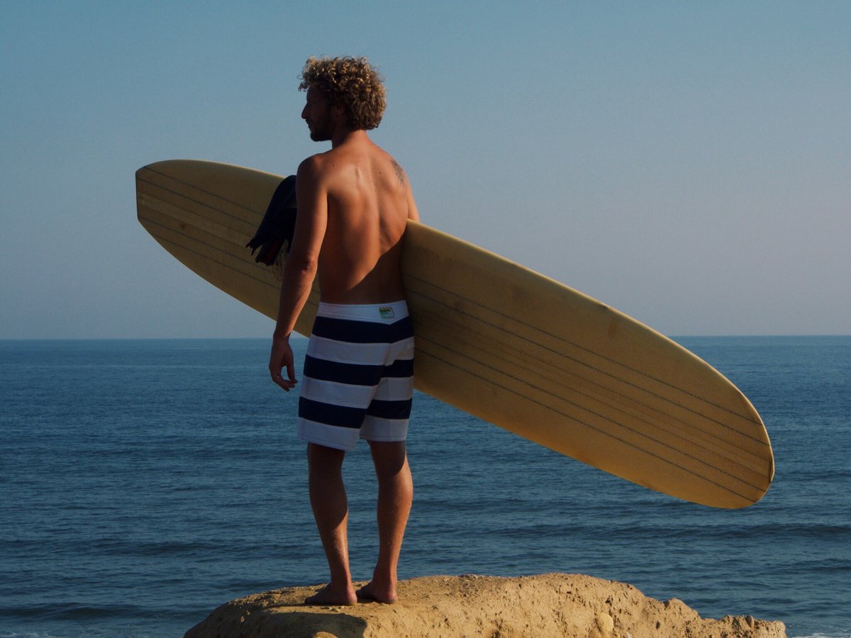 greenlinesinc's tweet photo. The classic Eco Stretch Basque in Navy and White. Made from 100% recycled polyester with a DWR (durable, water repellent) finish.

#sustainablefashion #sustainableclothing #sustainablestyle #ecofriendly #ecofriendlyfashion #boardshorts #gregknoll #greenlinesmen #greenlines https://t.co/HEtcHeBZTC