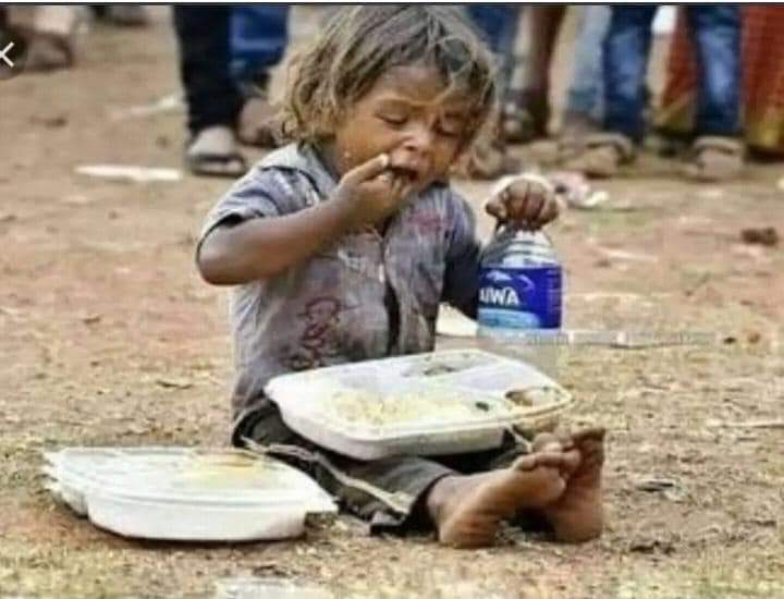 bindashchhokra's tweet photo. मुझे जिंदगी से हजारो शिकायते है....!!!
मगर इस तस्वीर ने मुझे खामोश कर दिया...!!!
 😔😔 https://t.co/GbjwhcGzJE