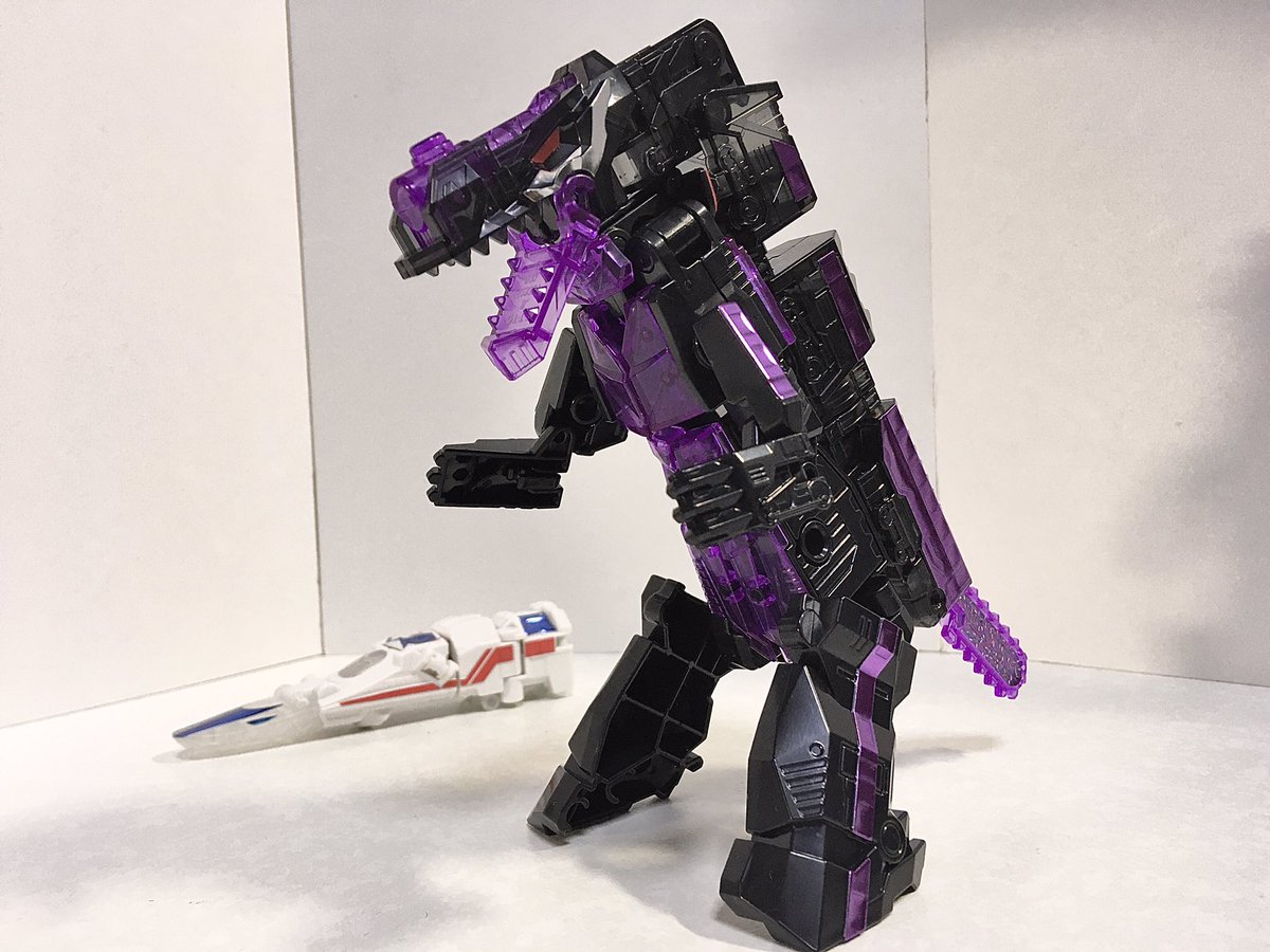 Take בטוויטר 毎度安定の出来の戦隊ミニプラです 左右非対称な腕部の悪のロボっぽさと 左右対称な胸部とイケメンバイザー顔の正義ロボのバランスが絶妙ですな 頭部が差し替えで大型化してdxよりバランスが良くなる点も素晴らしい ミニプラ