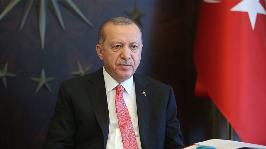 ctthaber's tweet photo. Cumhurbaşkanlığı Kabinesi, Türkiye Cumhurbaşkanı Recep Tayyip Erdoğan başkanlığında toplandı.

Tarabya'daki Huber Köşkü'nde gerçekleştirilen kabine toplantısı saat 15.15'te başladı.

#cumhurbaskanlığıkabinesi #RecepTayyipErdogan https://t.co/SRv4ndSW3F