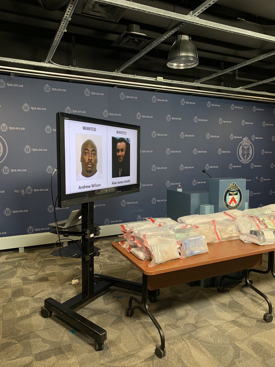 mrsmeaghangray's tweet photo. Certainly strange to be hosting @TorontoPolice Drug Squad news conference with no media in the room. But we’ve got photos of wanted persons, $8 M in cocaine, cash, and the folks responsible for making Project Corredor a success. https://t.co/vMeDCeBPC7