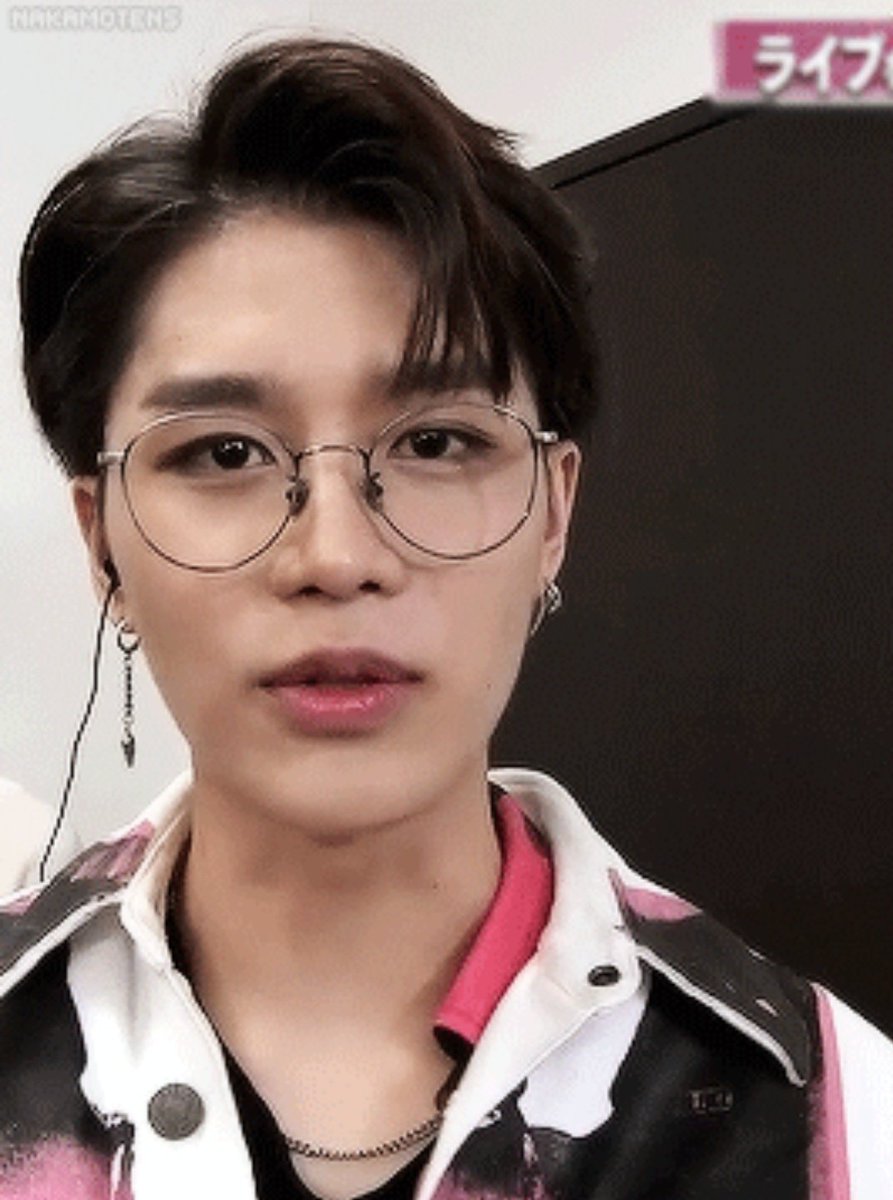 taeil2ne's tweet photo. 문태일+안경= 레전드 아닐리 없잖아요,,, https://t.co/SSch8wl45x