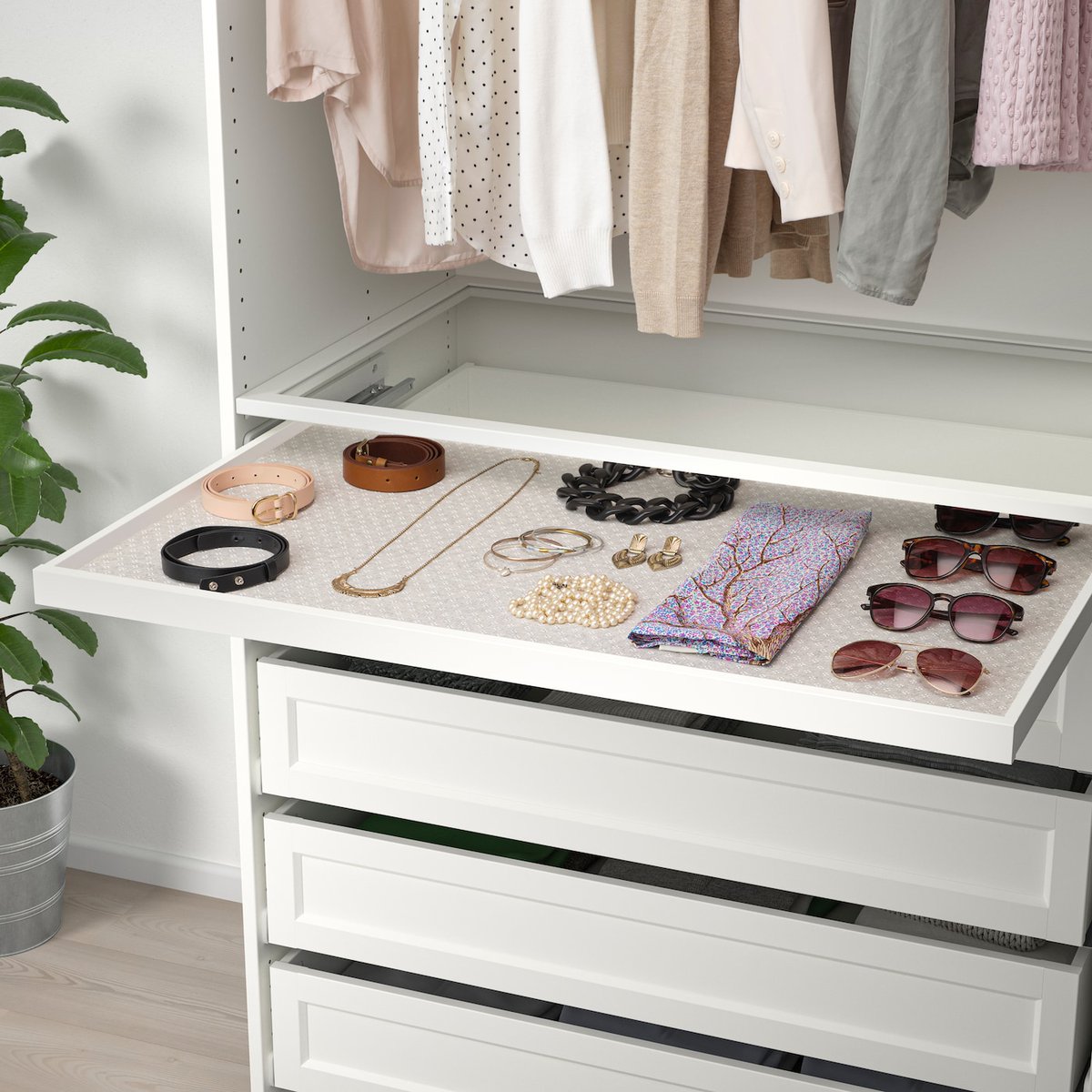 inmobiliariaKAI's tweet photo. ¿CÓMO ORGANIZAR UN DORMITORIO PEQUEÑO?

Ahora que tenemos tiempo para estar en casa ¿has pensado que quizás tienes más espacio del que crees? ¡Te damos ideas sencillas!

👉https://t.co/mkUbkj8hzc👈
.
.
.
#interiordesing #inmobiliaria #diseño #tips #bienesraices
#dormitorios https://t.co/kwhlLK69ZV