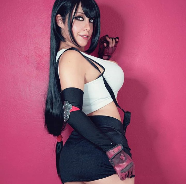 #mustfollow Tifa Lockhart - #FinalFantasy #TifaLockhart #cosplay Cosplayer:...