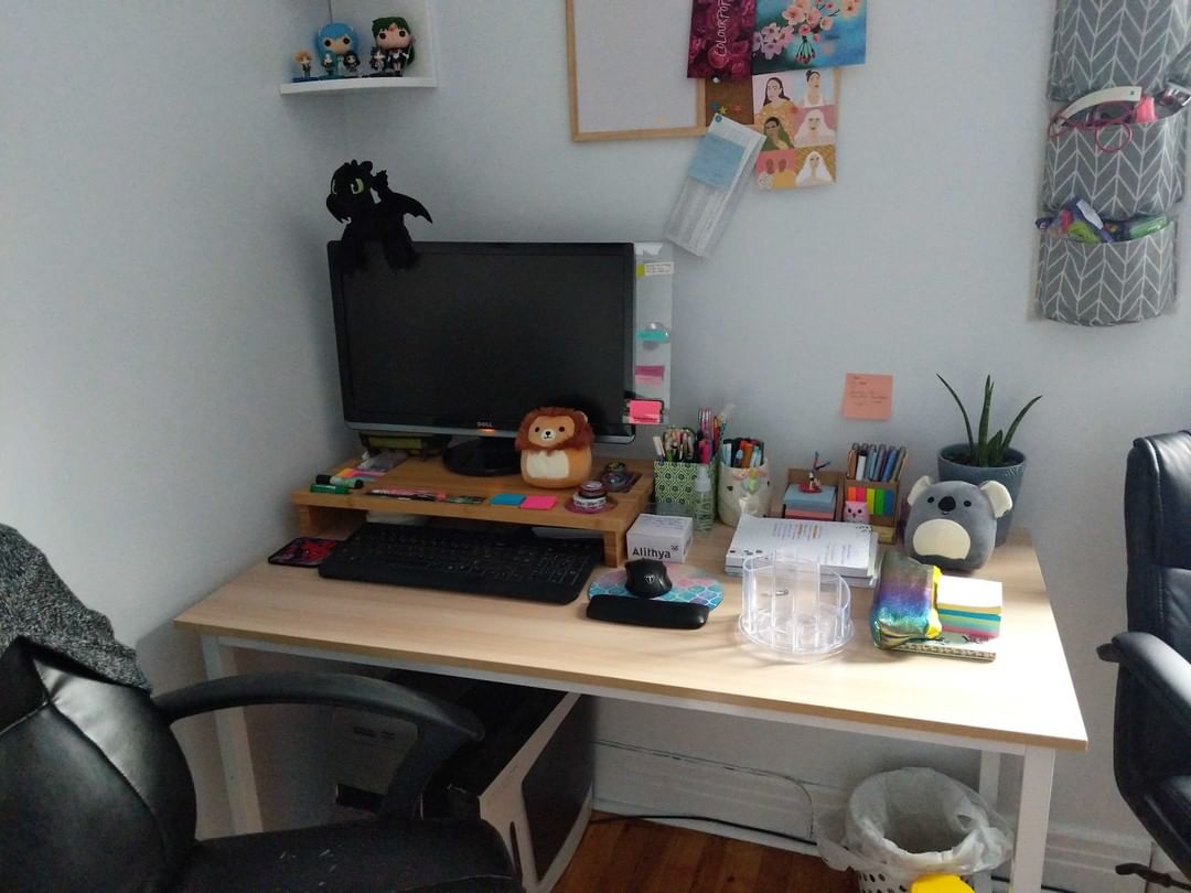 BENGMN's tweet photo. #WFH tip from one of our #Differs: "Make yourself a space that is dedicated to work. Having a dedicated space in your home also sends the message to your brain that you are in a work setting and that you can stick to your schedule."
What's your best #WFH hack? 💻 @DiffAgency https://t.co/UCVJtsG9CL