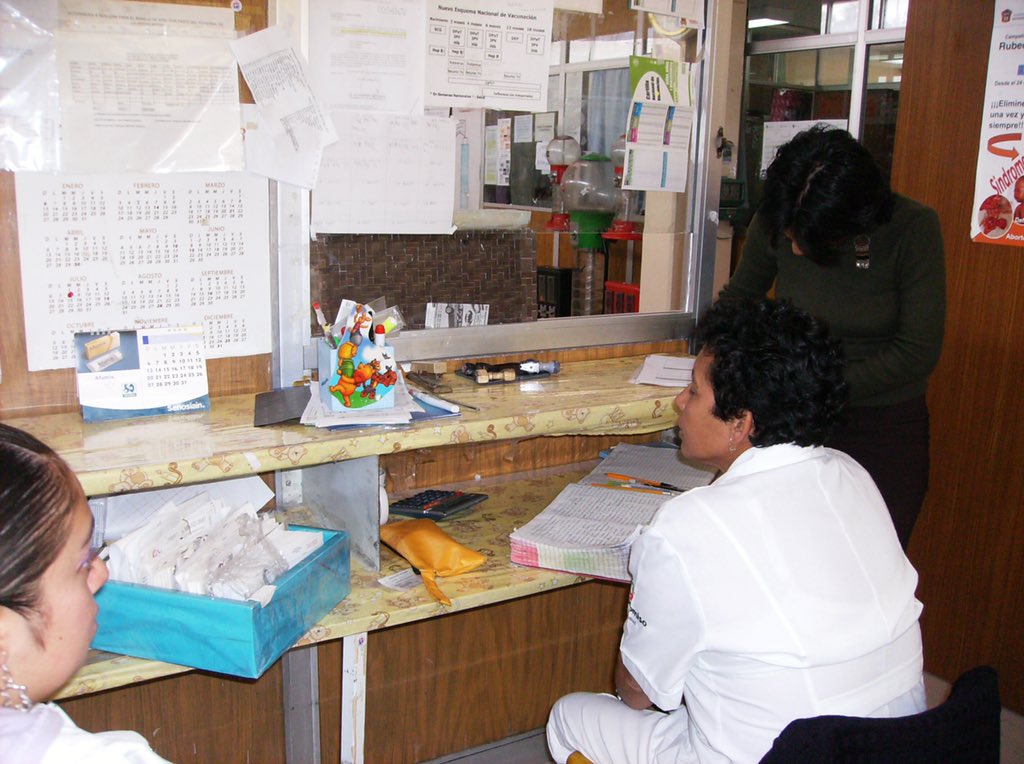 olgaev9's tweet photo. Seguimos celebrando el #IMRD2020 y la importancia del investigador #IM fotos del recuerdo. 
Proyecto: Jurisdicción Sanitaria Ecatepec para: @Acertiva año: 2008 Ubicación: #Ecatepec #ISEM https://t.co/LzKbg9I2Ts