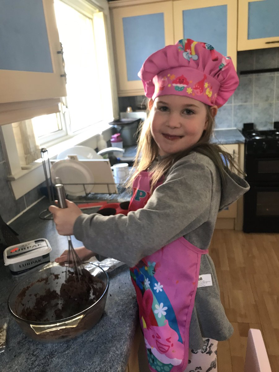 tracypaton9's tweet photo. @CornbankPS fun baking chocolate cupcakes today https://t.co/mKcoF4hEzP